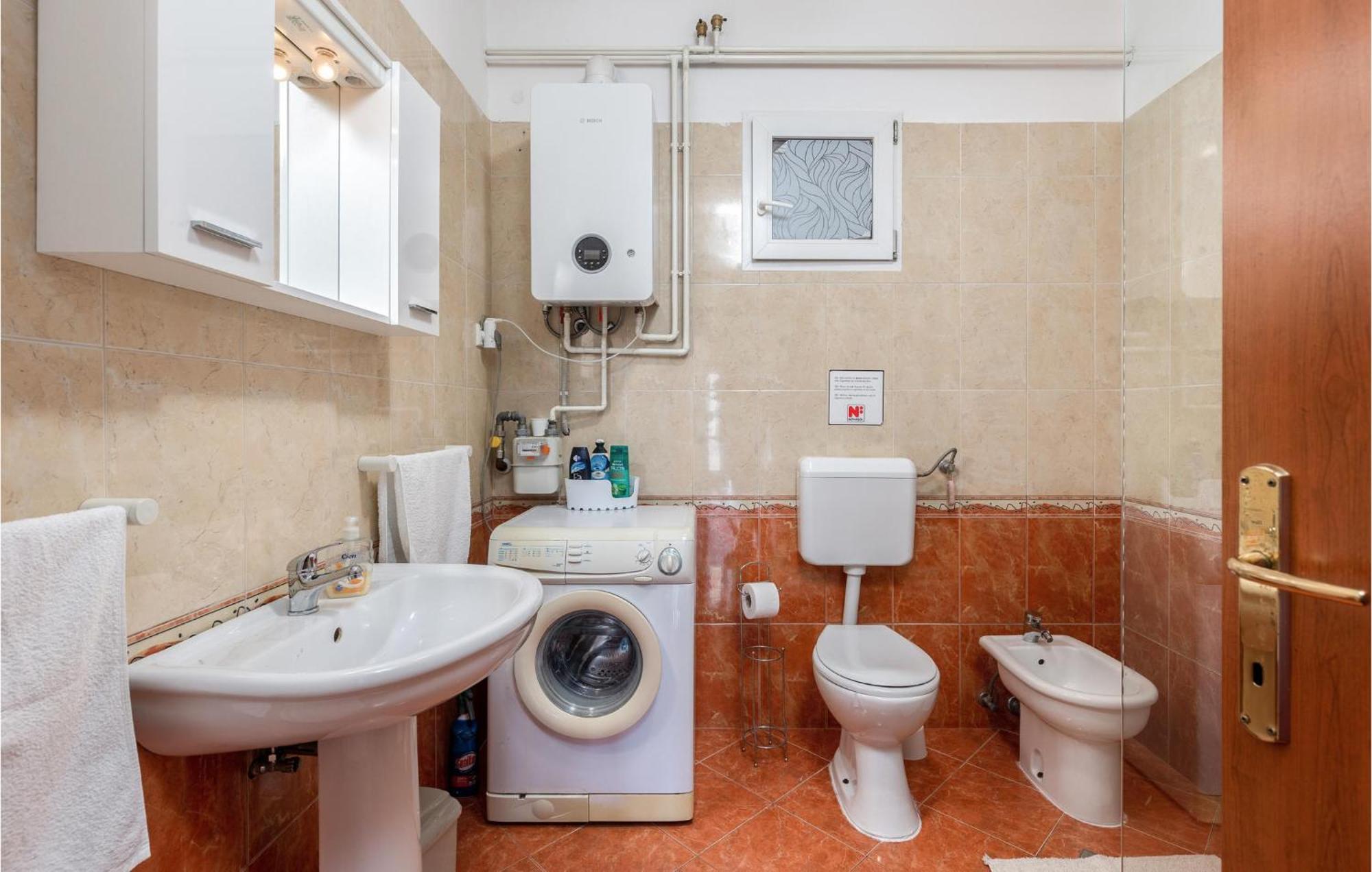 2 Bedroom Gorgeous Apartment In Kostrena Exterior photo