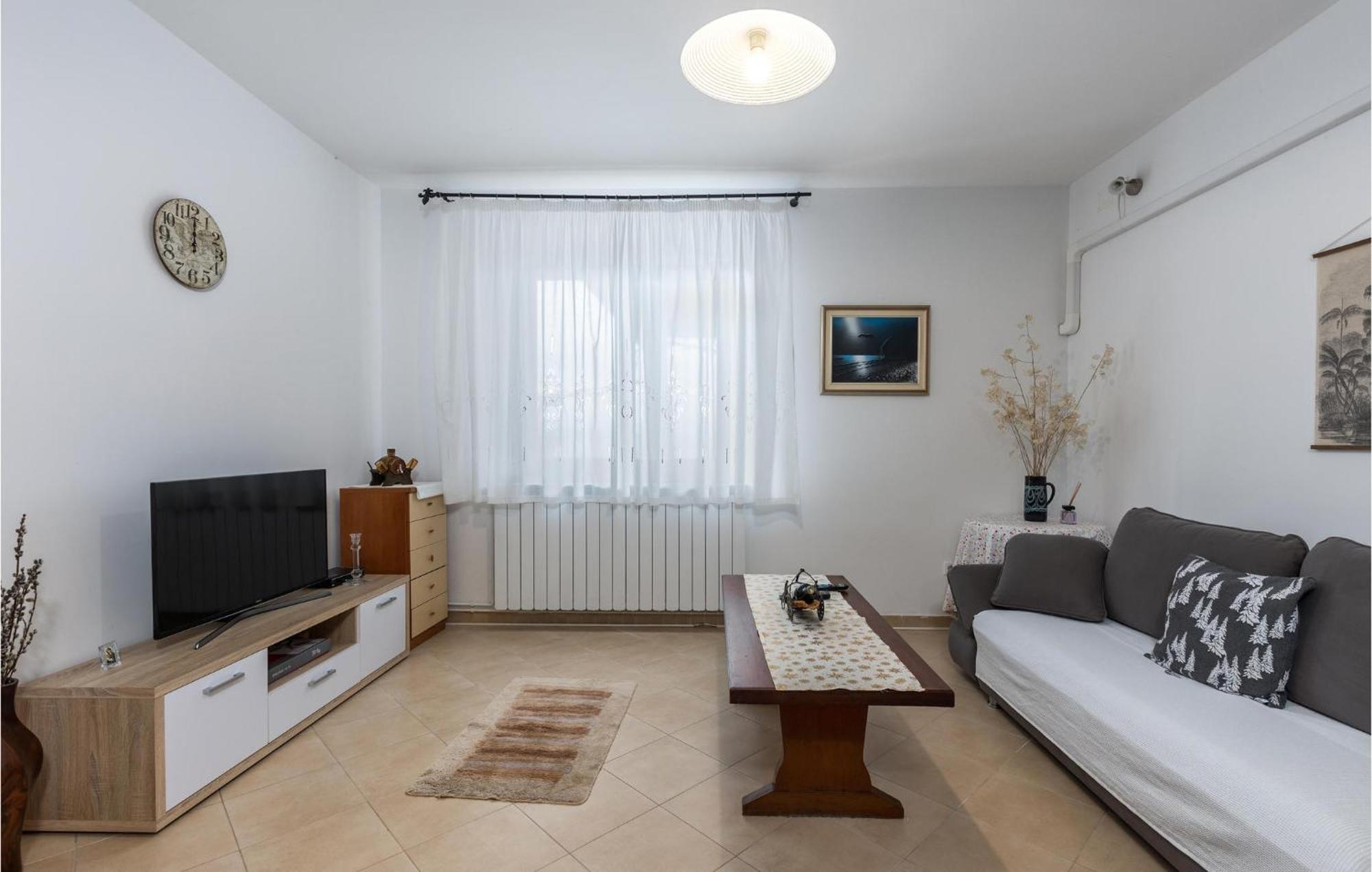 2 Bedroom Gorgeous Apartment In Kostrena Exterior photo