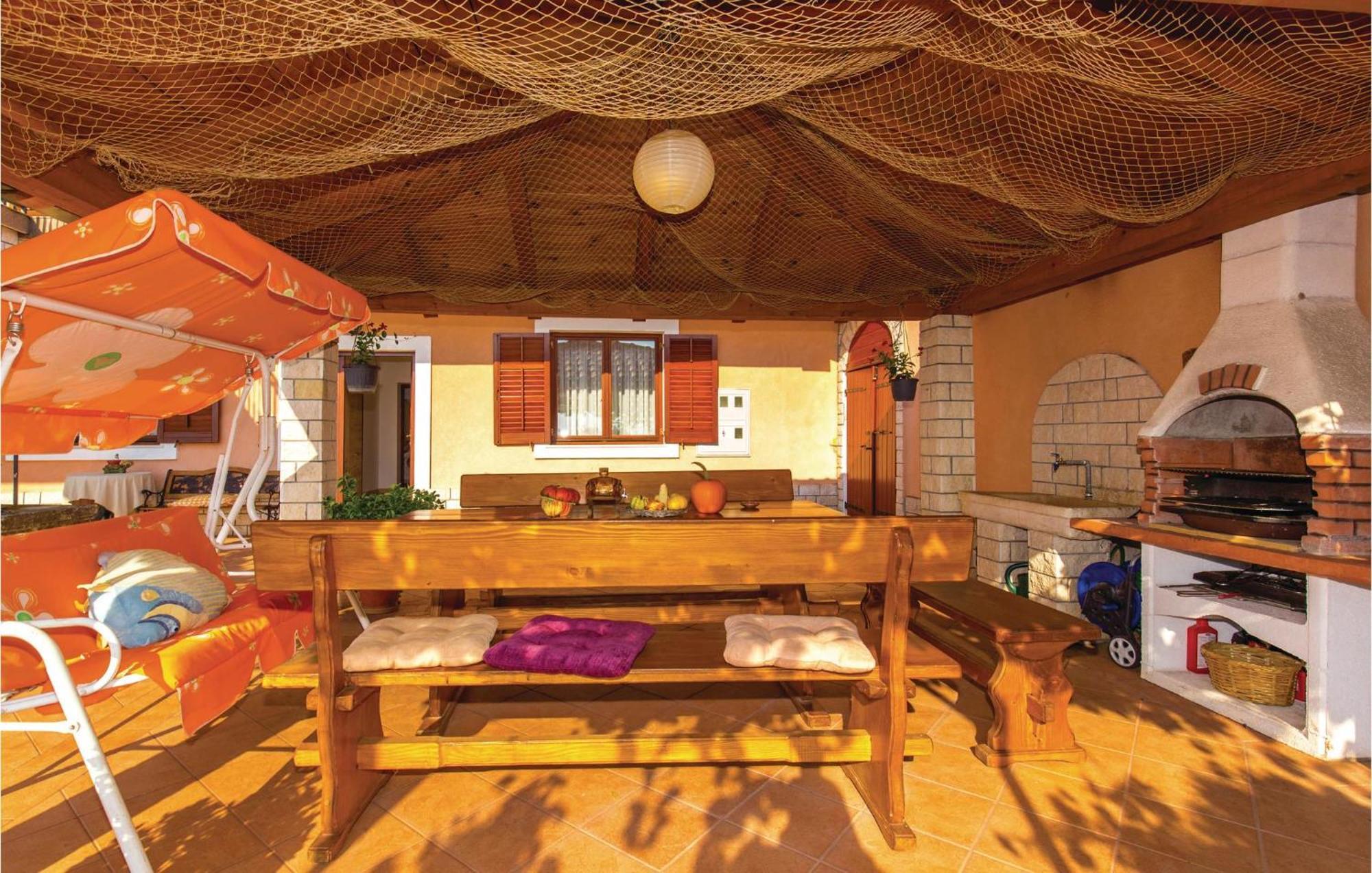2 Bedroom Gorgeous Apartment In Kostrena Exterior photo