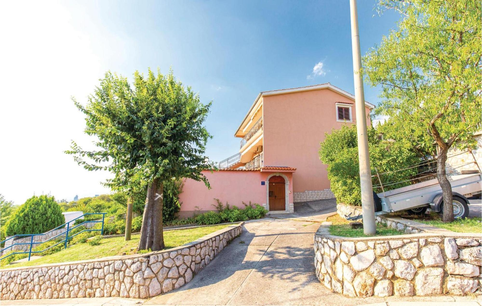 2 Bedroom Gorgeous Apartment In Kostrena Exterior photo